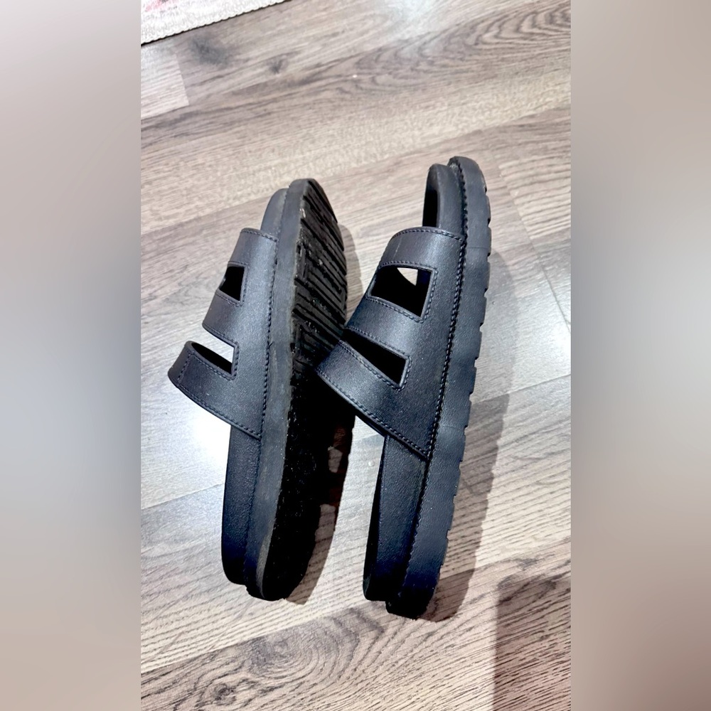Women’s sandals